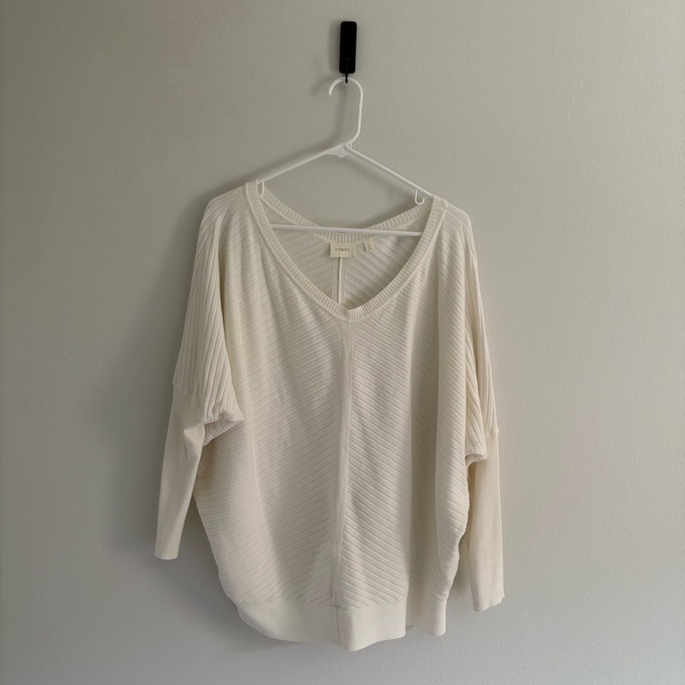 Cyrus • Elegant Cream V-Neck Women's Top